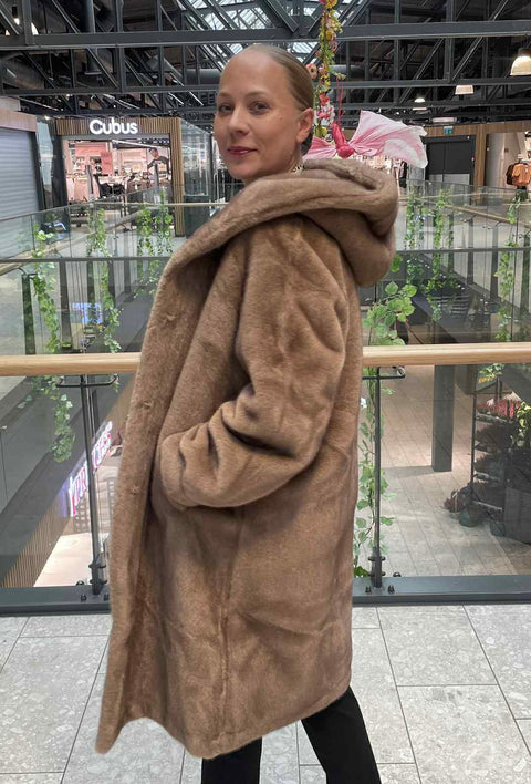 PLEASURE COAT