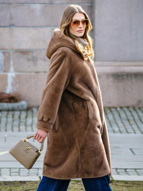 PLEASURE COAT