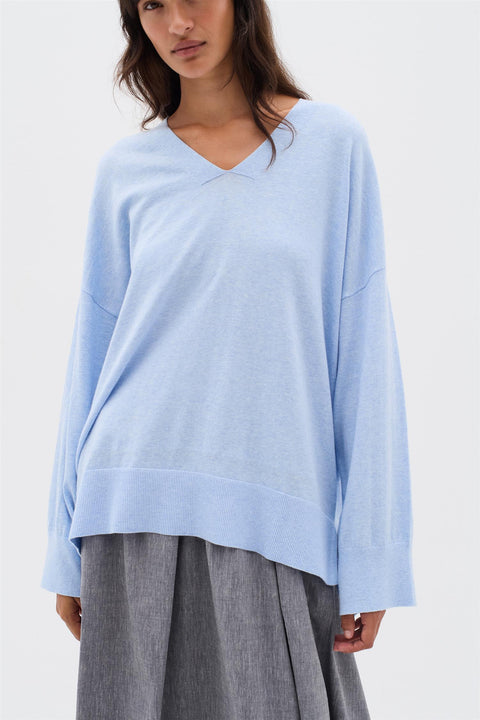 YasIW V-neck
