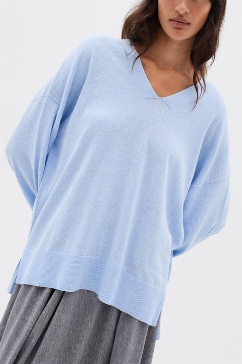 YasIW V-neck