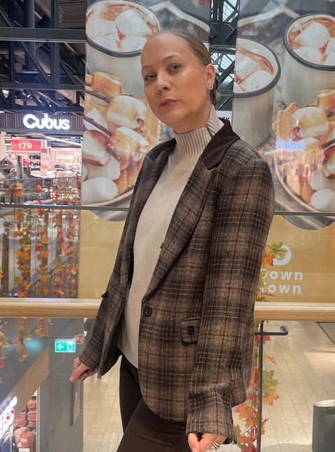 MMElivia Chez Blazer