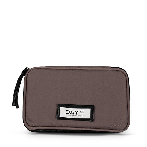 Day Gweneth RE-S PenPack Iron